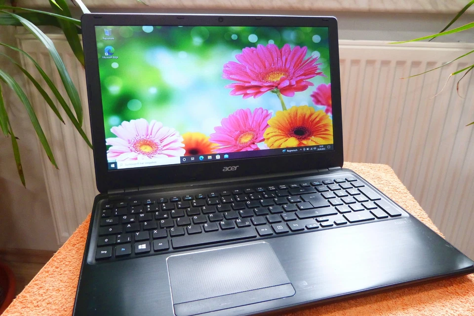 Acer V5 561 15 Zoll l 16GB RAM NEU l AKKU NEU l 1TB l AMD RADEON R7 l TURBO i5 - Bild 2 von 4