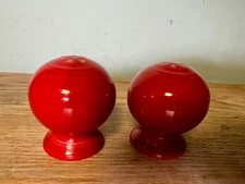 Homer Laughlin FIESTA WARE Scarlet RED Round Ball Salt  and Pepper Shakers