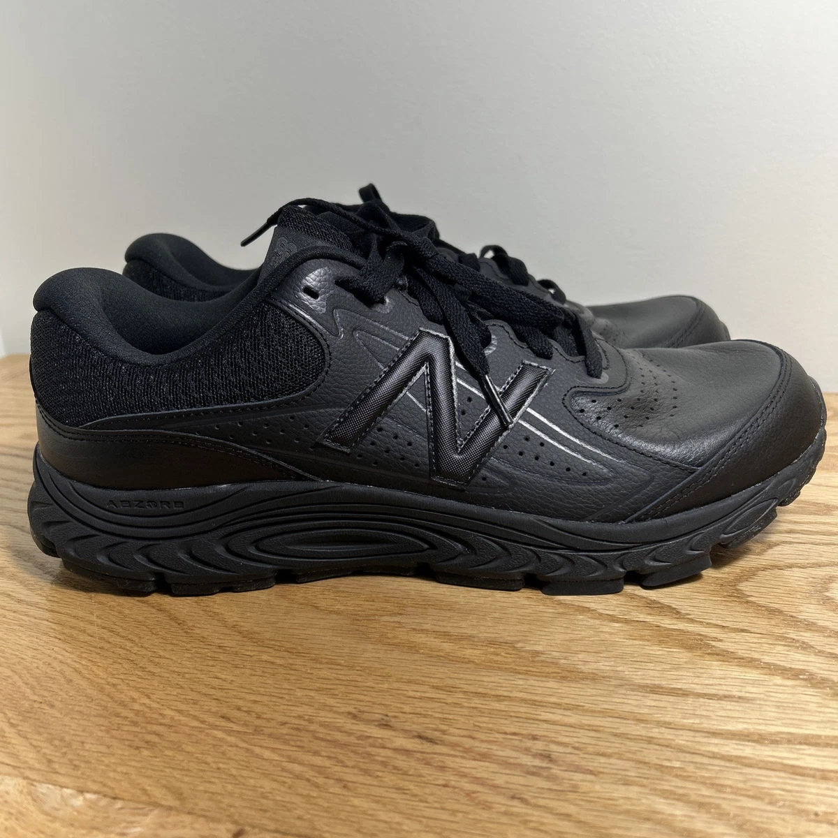 EUC New Balance 840 Triple Black Leather Athletic Running Training Shoes Men 8.5 Amazon.com | New Balance Men main image 4