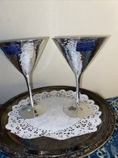 SET OF 2 METALLIC HAMMERED LOOK GLASS SILVER,REFLECTIVE COCKTAIL MARTINI+STEM