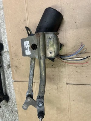Alfa Romeo 164 super 1996 2.0 litre twinspark parts WIPER MOTOR Bosch - Image 1 of 4