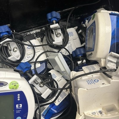 Genuine SL Medical Power Supply Joey Kangaroo Feeding Pump And Clamp Plus Extras