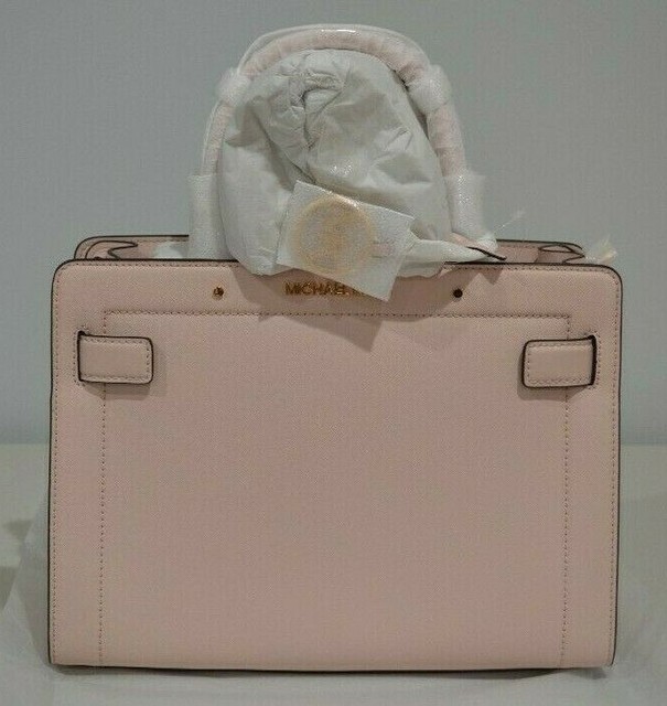 travel luggage guess