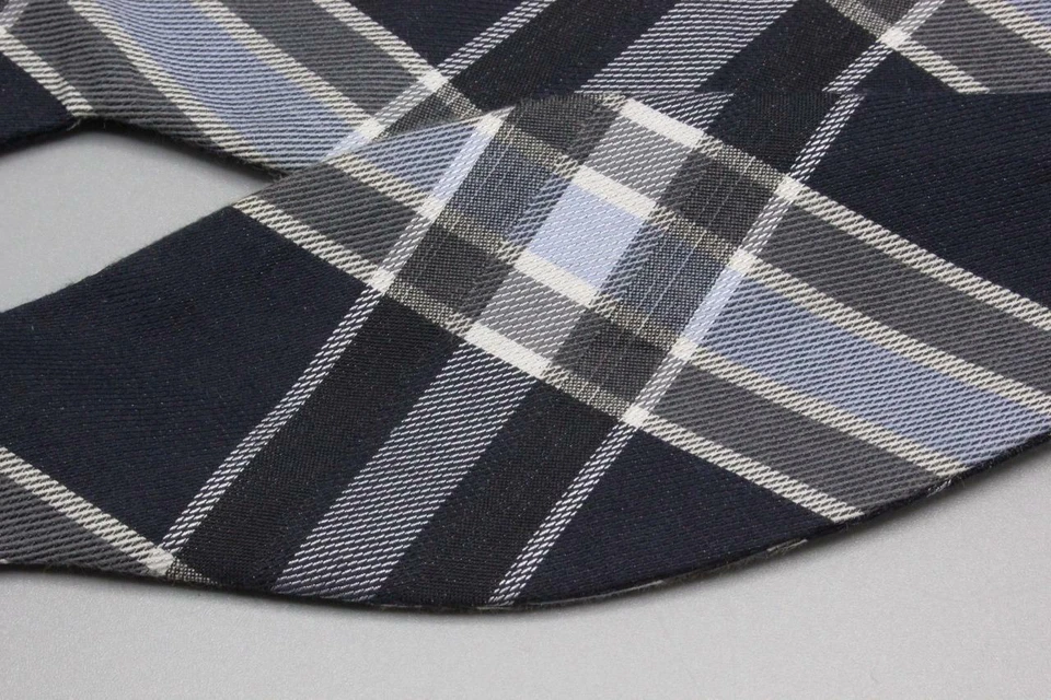 Pajarita ajustable de algodón y poliéster PENGUIN. Cuadros azules con grises. Foto 2 de 3
