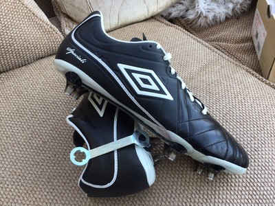soft ground football boots size 4