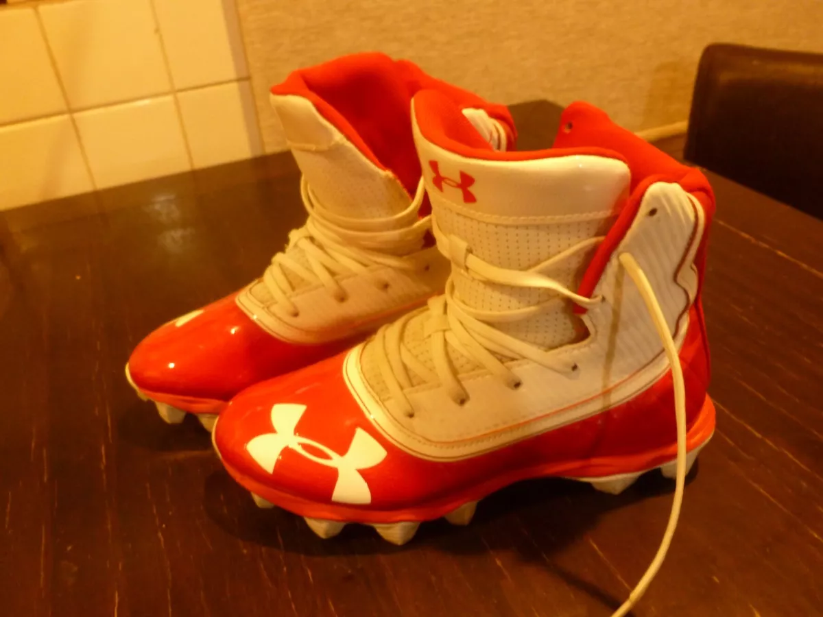 Under armour highlight cleats red store and white