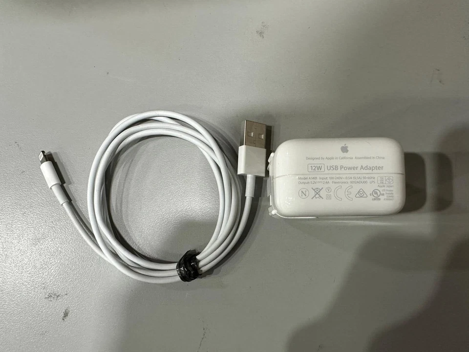 Apple 12w USB Charger Adapter for iPhones with lightning cable included - Image 4 of 4