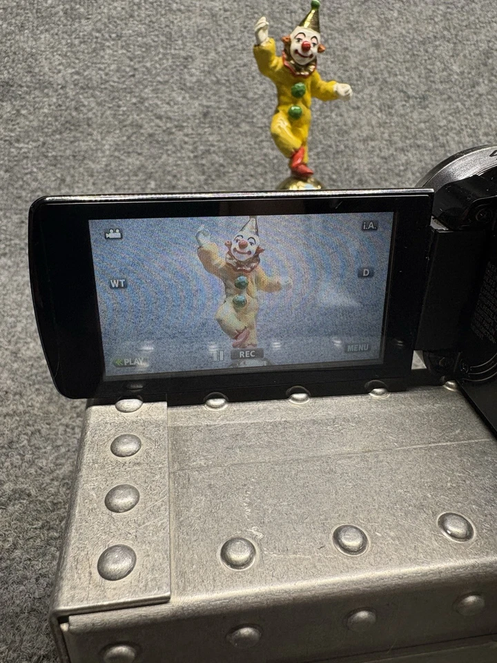 JVC Everio GZ-E200AU Full HD Camcorder w/ Charger & Battery - Image 2 of 4