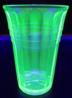 VINTAGE FEDERAL GREEN LIMELIGHT URANIUM GLASS SMALL DRINKING GLASS GLASSES