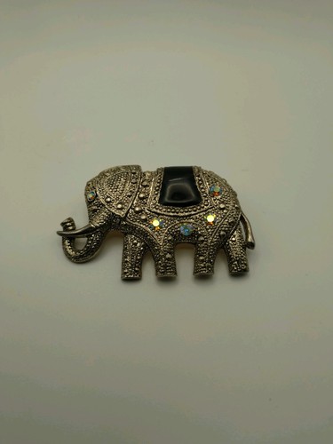 Lucky Vintage Elephant Brooch, 1" Inch Size - Picture 2 of 3