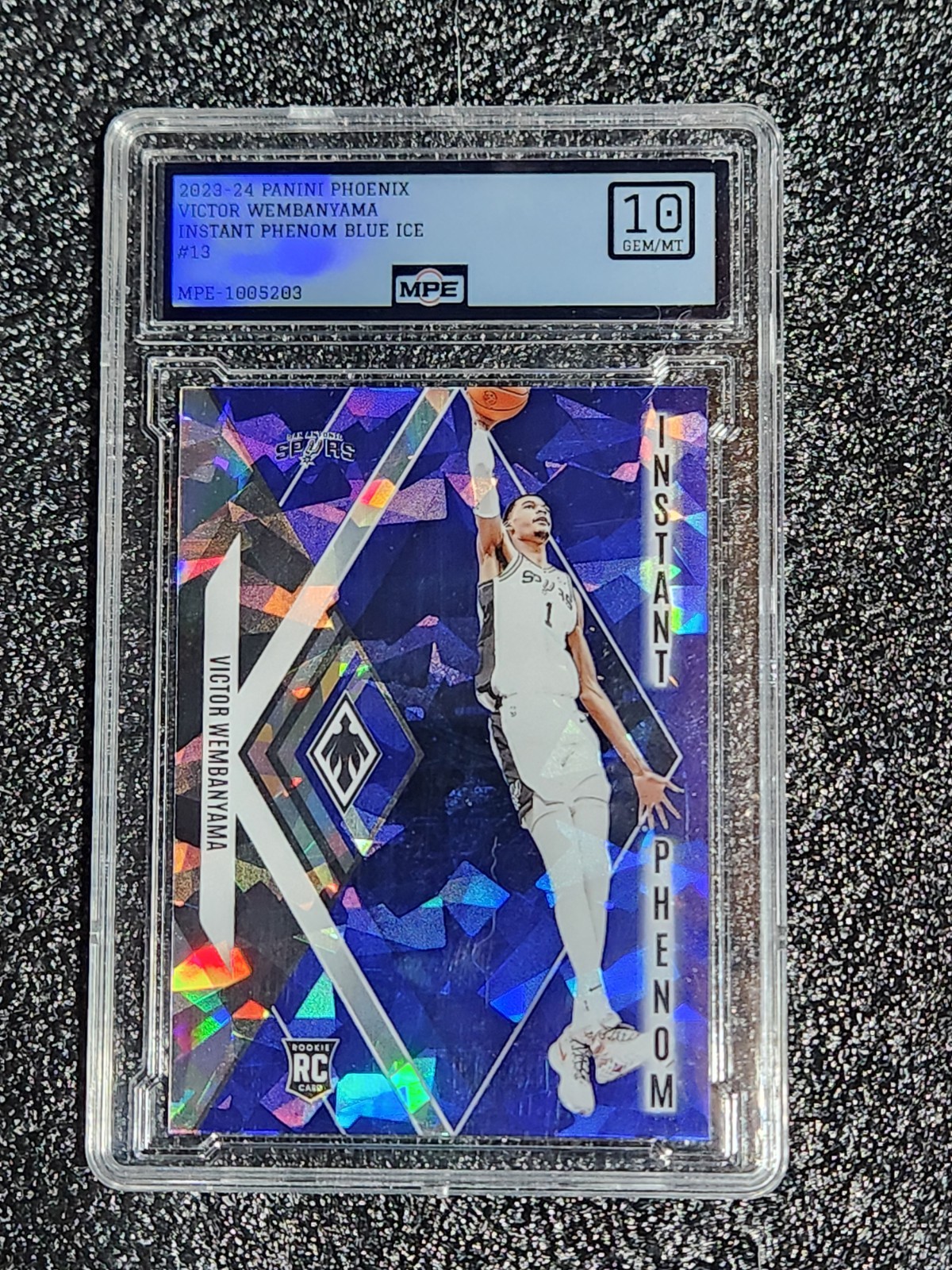 2023-24 Panini Phoenix - Instant Phenom Victor Wembanyama #13 Blue Ice (RC) 10