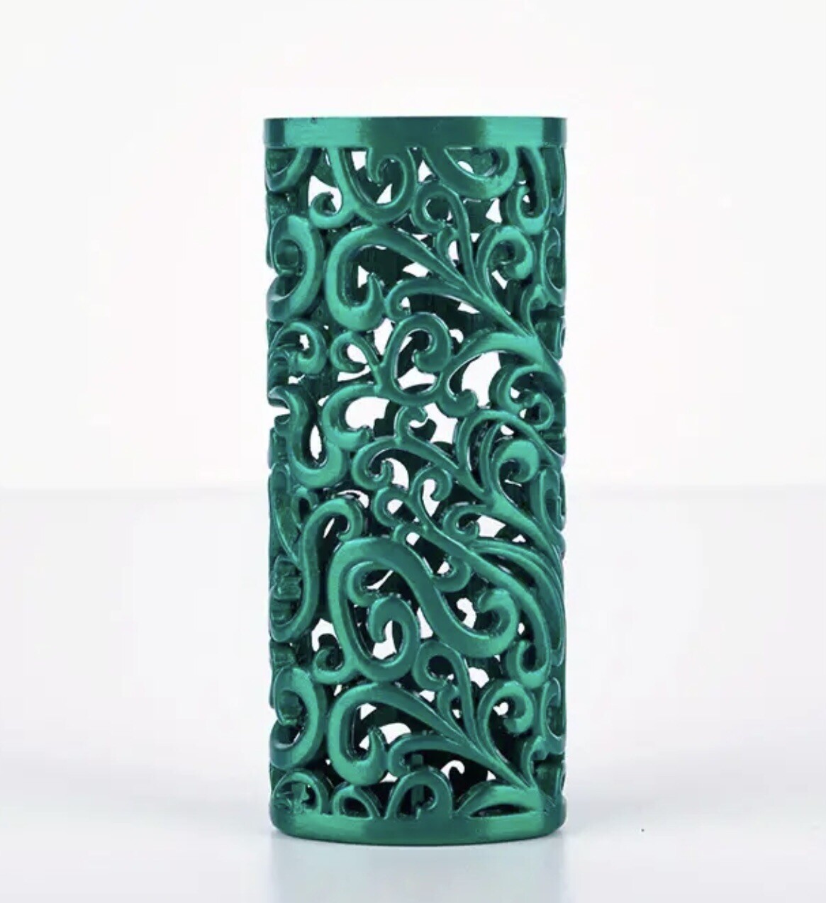 New 1Pc Metal Hollow Pattern Lighter Cover for BIC J6 Lighter  Green