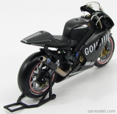 MINICHAMPS Yamaha YZR-M1 Pre-Season Test 2004 Rider