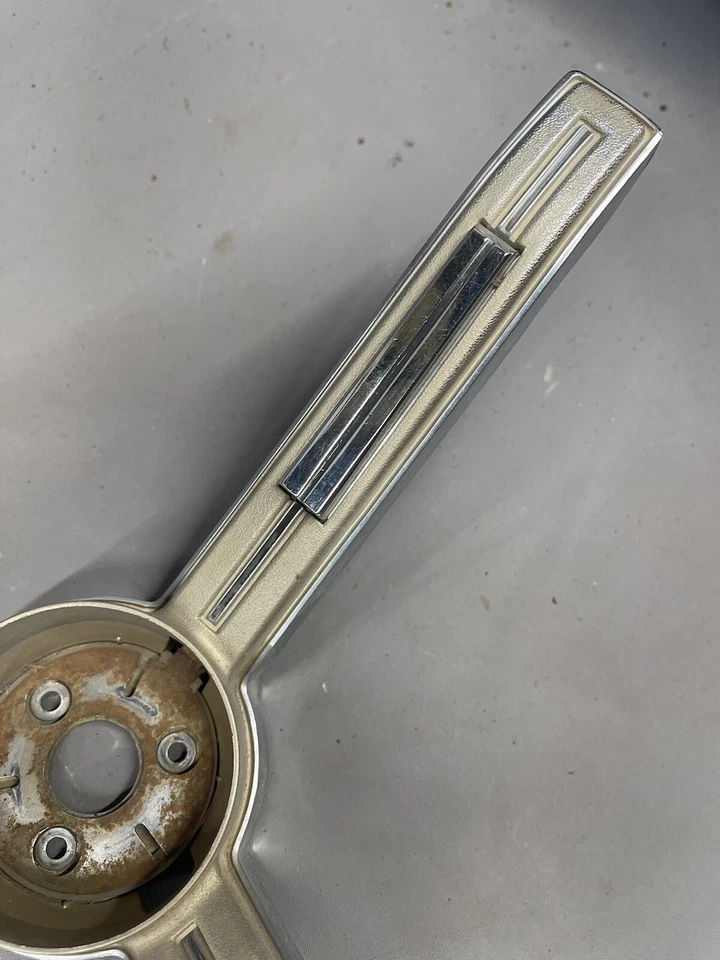 Chevy Camaro Impala SS 1967 Deluxe volante bocina botón anillo central 67 OE Foto 4 de 4