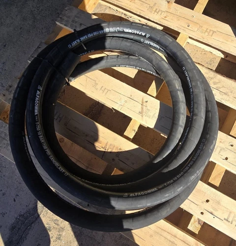 ALFAGOMMA T-750  1-1/2"x 19'10" BLACK RUBBER SANDBLAST HOSE 10-BAR,150PSI, M/O