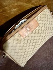 Vintage Gucci-Logo Patterned Shoulder Bag for Women, Beige  Brown, Zip Closure