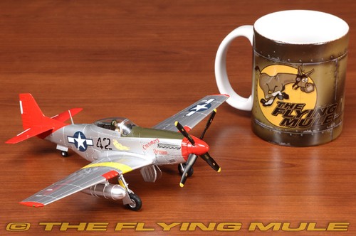 Hobby Master 1:48 P-51D Mustang USAAF 332nd FG, 301st FS Tuskegee Airmen - Picture 4 of 8