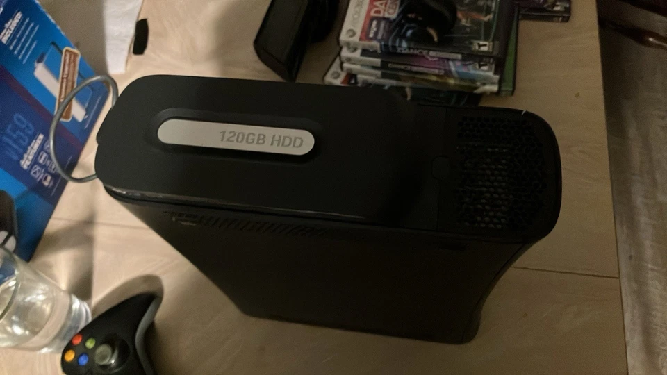 Consola Xbox 360 120 GB con 2 mandos y cable de alimentación/HDD/video/wifi/probado funciona Foto 3 de 3