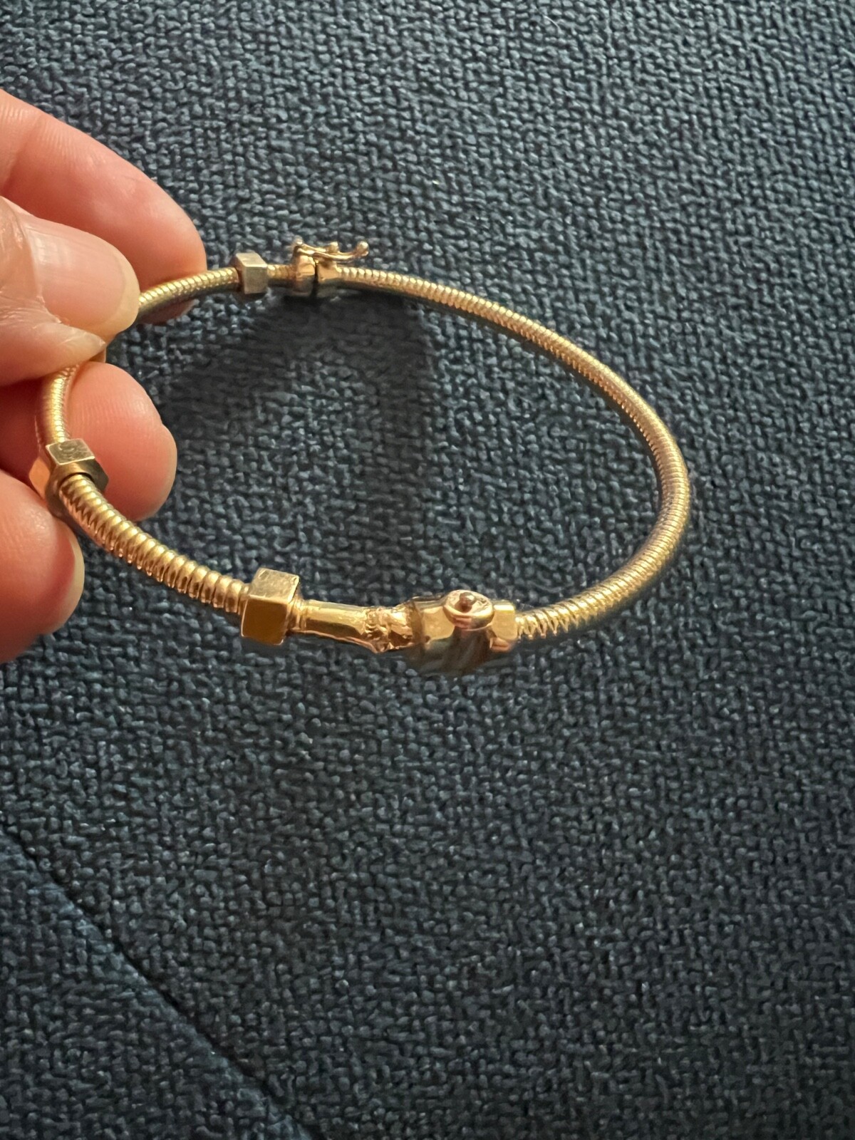 14k solid gold twist bangle with movables bolts - image 2