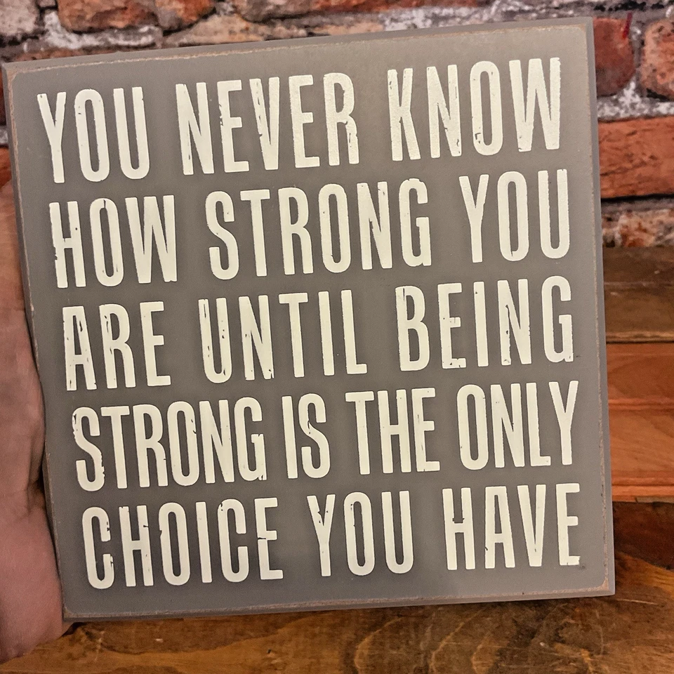 Caja 6"x6"x2" "Hasta que ser fuerte es la única opción que tienes"... ¡ENVÍO GRATUITO! Foto 3 de 4