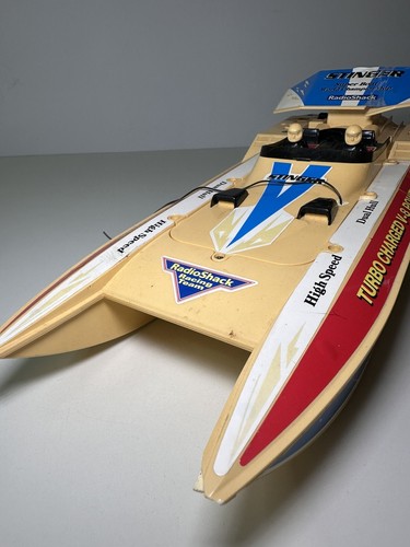 Vintage RADIO SHACK STINGER RADIO CONTROLLED RC RACING BOAT *UNTESTED* - Picture 2 of 17