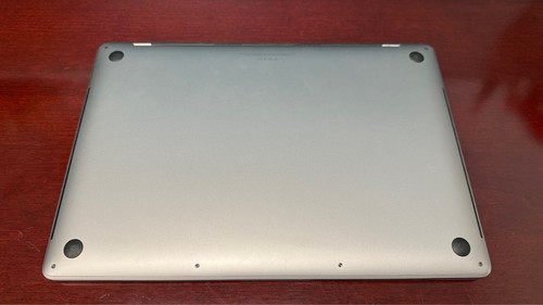 Apple MacBook Pro 15" (512GB SSD, Intel i9, 16GB) - Space Gray - Cosmetic Issues - Afbeelding 2 van 8