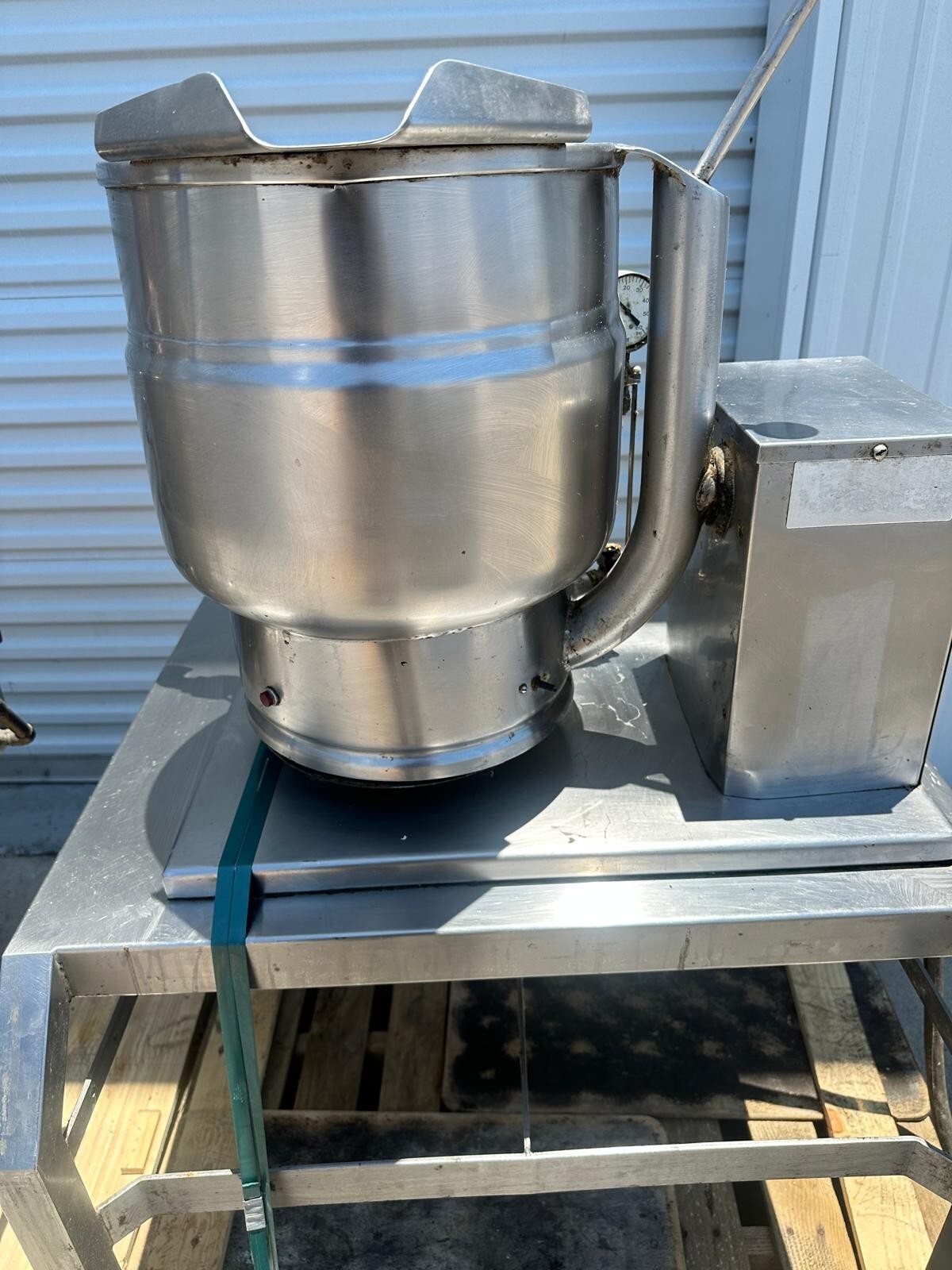 Lot of 2 Groen Jacketed Steam Tilt Kettles Model DB720 & DT20 For