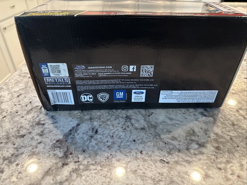 DC Comics Bombshells Harley Quinn 1951 Mercury Diecast 1:24 Jada Toys - Image 3 of 4