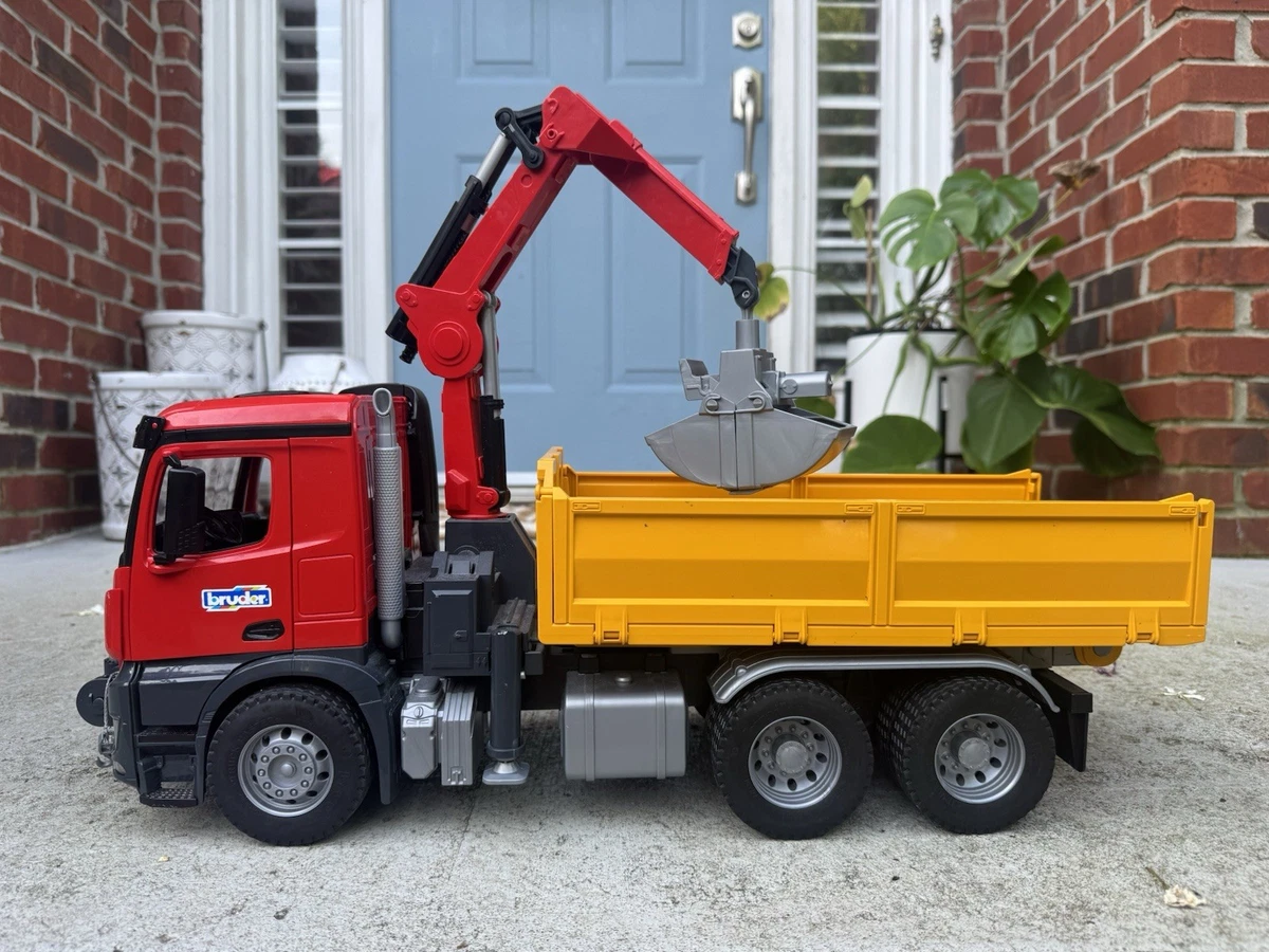 Mercedes-Benz BRUDER Contemporary Manufacture Diecast Construction