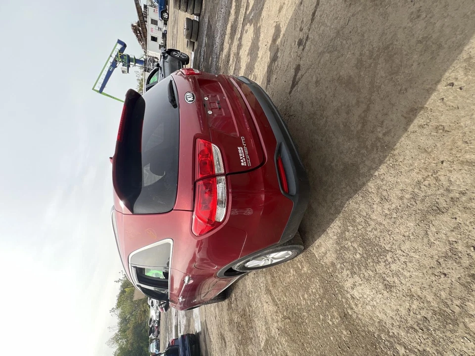 2018 Kia Sorento Right Fender Red 155068, Used, 114k Miles, No Warranty - Image 4 of 4