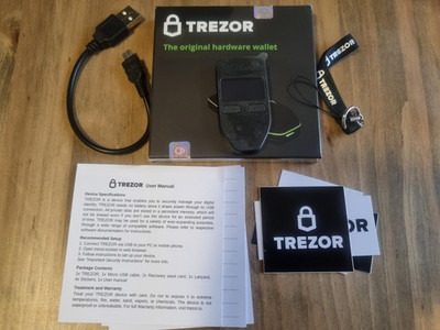 Trezor Model One   Original   neu/versiegelt   schwarz - RESTPOSTEN MIT BRANDING