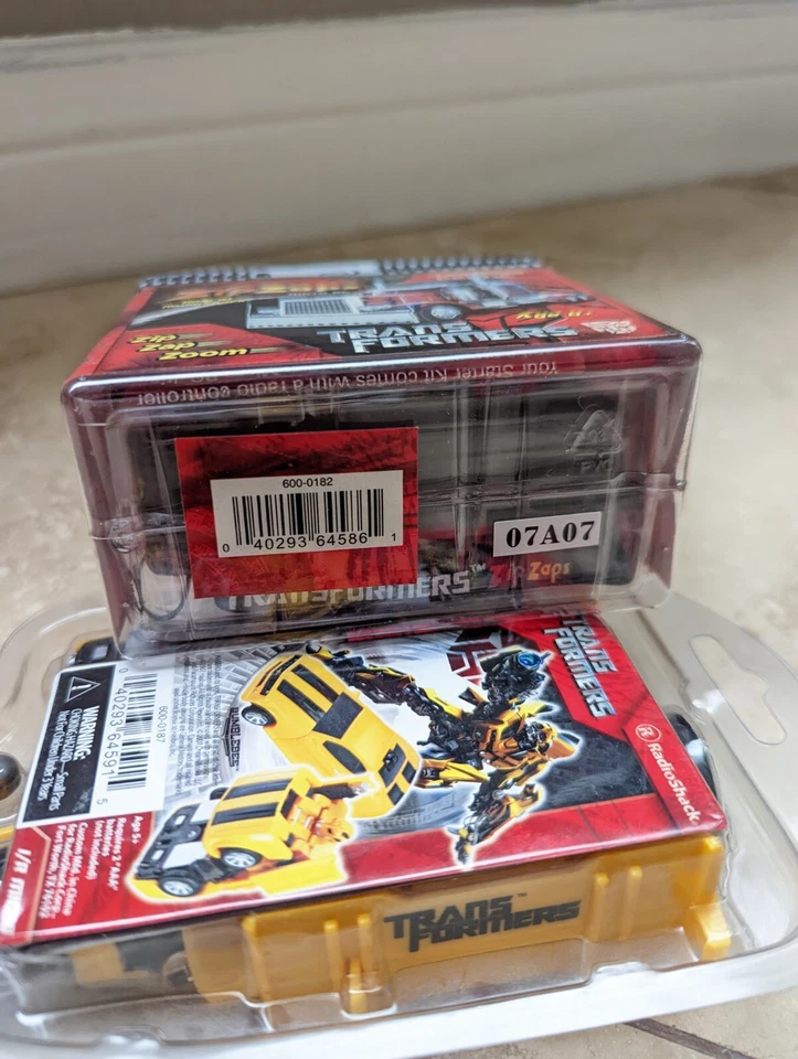 ZIPZAPS MICRO RC OPTIMUS PRIME TRANSFORMER RADIO SHACK & Bumblebee I/R Micro NOS - Image 3 of 4