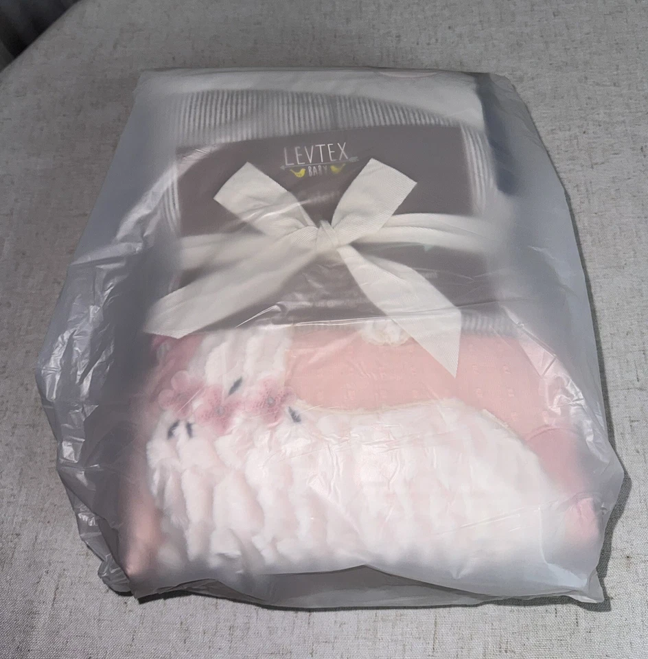 Colette NUEVO 5 piezas Juego de Ropa de Cama para Cuna Edredón Volantes 2 Sábanas Calcomanía Levtex Bebé Foto 2 de 4