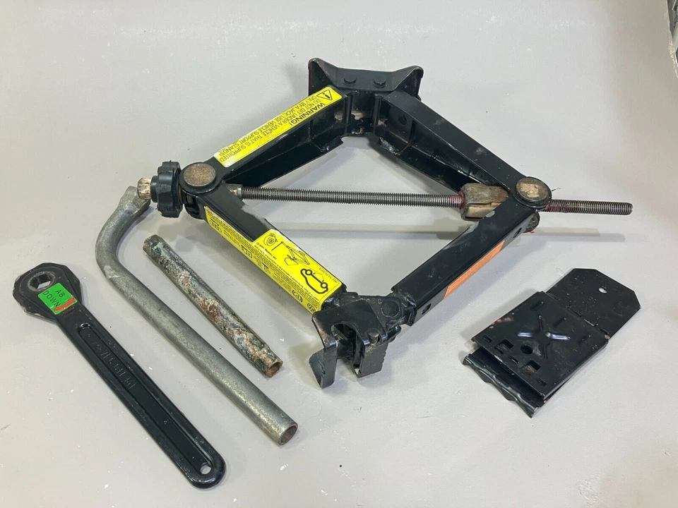 Audi Q7 2009-2015 kit de herramientas de cambio de neumáticos de repuesto llave de tuerca de gato OEM Foto 4 de 4