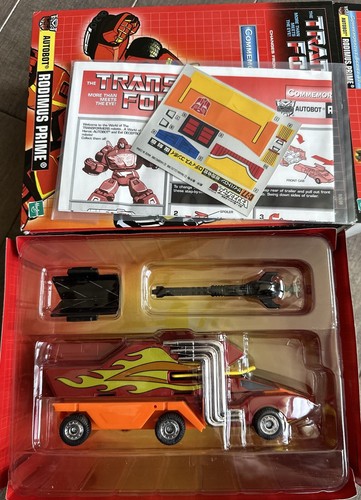 Transformers G1 Commemorative Series VII RODIMUS PRIME Toysrus Exclusive Reissue - Picture 4 of 4