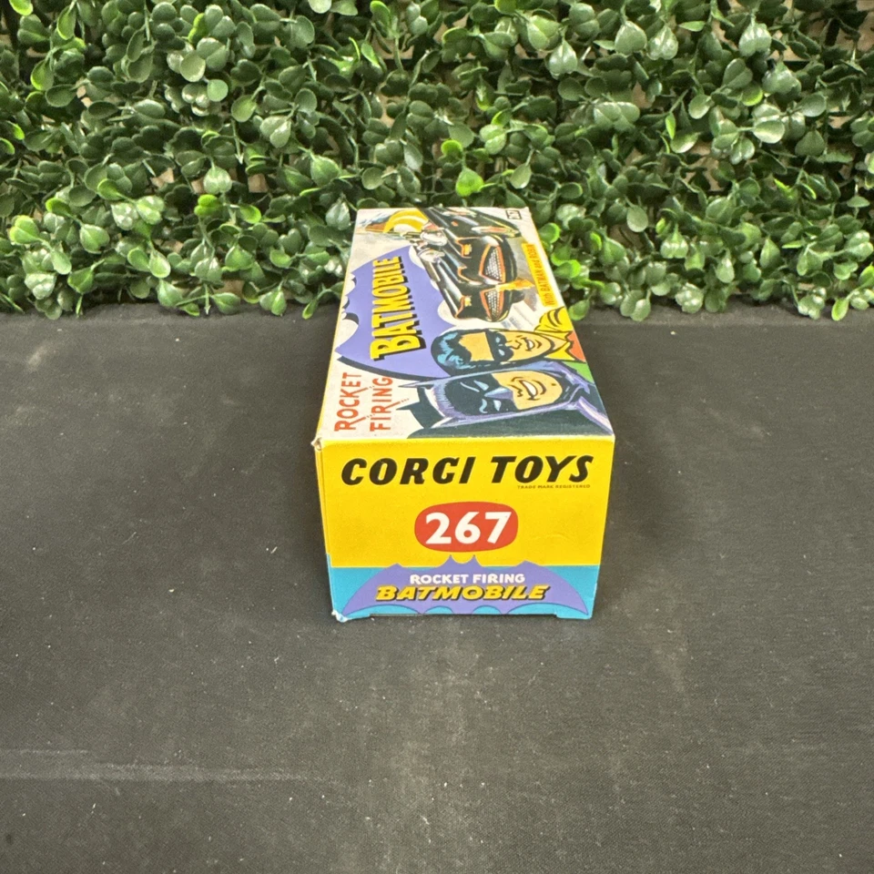 Corgi Toys  #267 Batmobile With Batman and Robin - Image 4 of 4