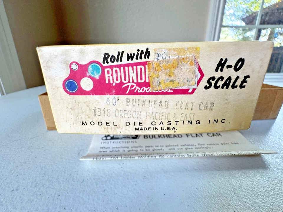 Roundhouse #1318 HO built 60' Bulkhead Flat Car-Oregon Pacific East #16009 w/box - Image 2 of 4