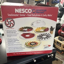 Nesco Snackmaster Entrée Food Dehydrator & JerkeyMaker