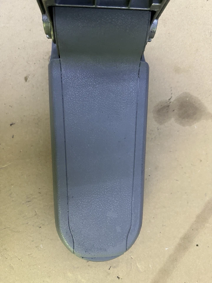 Compartimento de descanso de braço console central Fusca 1998-2010 vinil cinza - Imagem 3 de 4