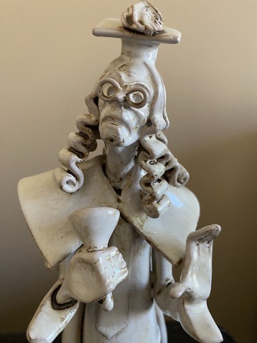 Dino Bencini Signed Italian Sculpture Vintage Hand Crafted “Lawyer” figurine 10” - Picture 2 of 7
