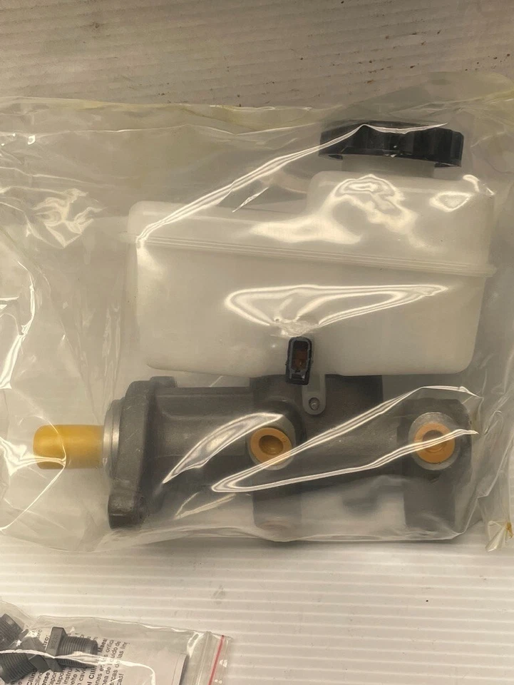 MCA390462 Brake Master Cylinder xref. # M390462 fits 1998 Acura Integra - Image 2 of 4