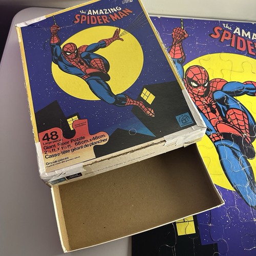 SPIDER-MAN 1977 GIANT FLOOR PUZZLE 48 PIECE COMPLETE WADDINGTONS 2.25 X 1.5ft - Picture 4 of 7