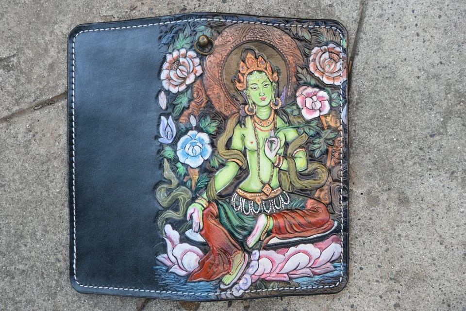 Cartera de cuero tallado Tara verde, cartera de cuero genuino, cartera de cadena Foto 3 de 4