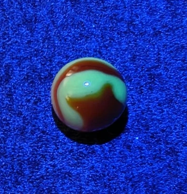 Nice Cream And Orange Akro Agate "UV" Corkscrew .64" Mint Marbles - Image 1 of 4