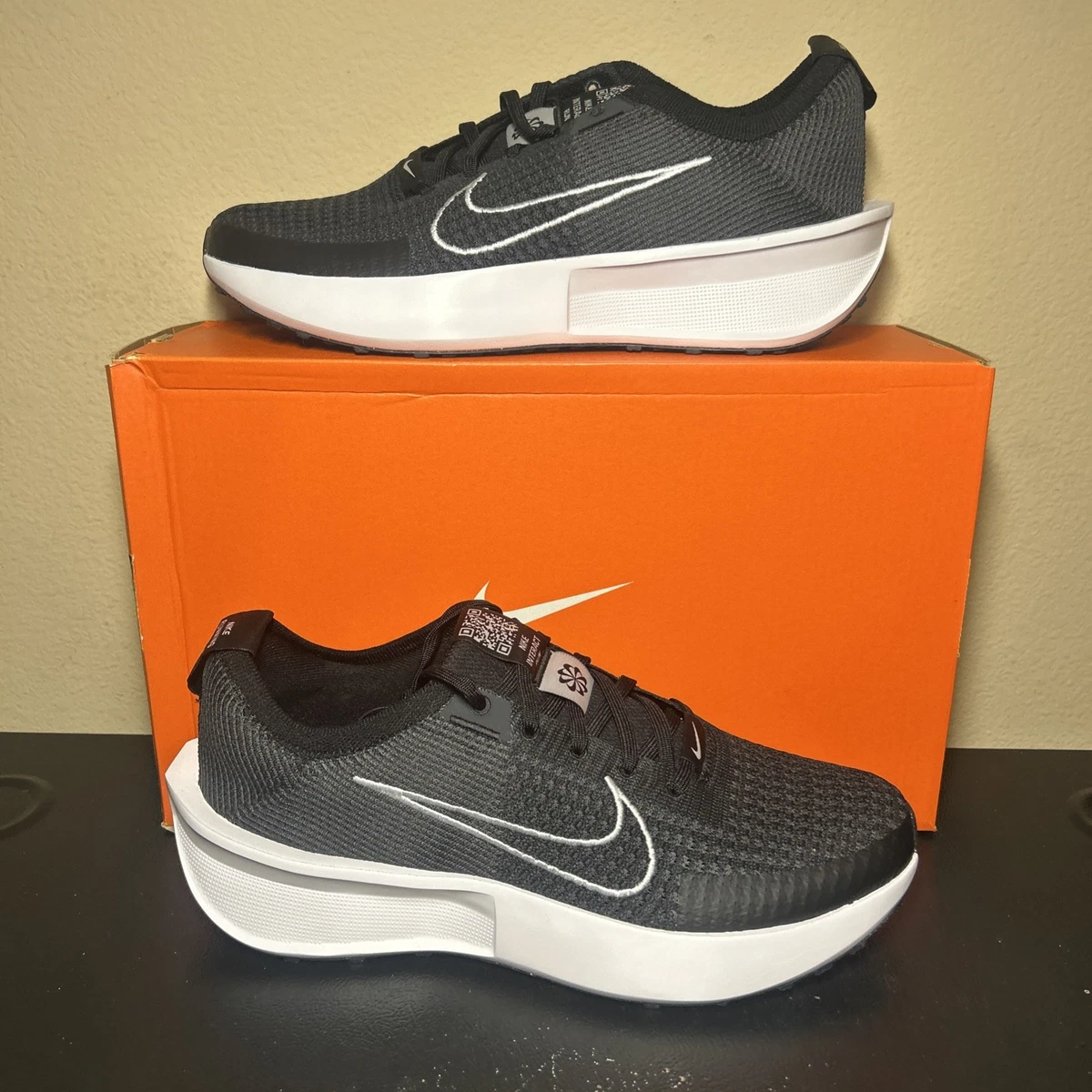 Nike Interact Run brand new in box size 15 men’s Nike Interact Run Black White for Sale | Authenticity  main image 2