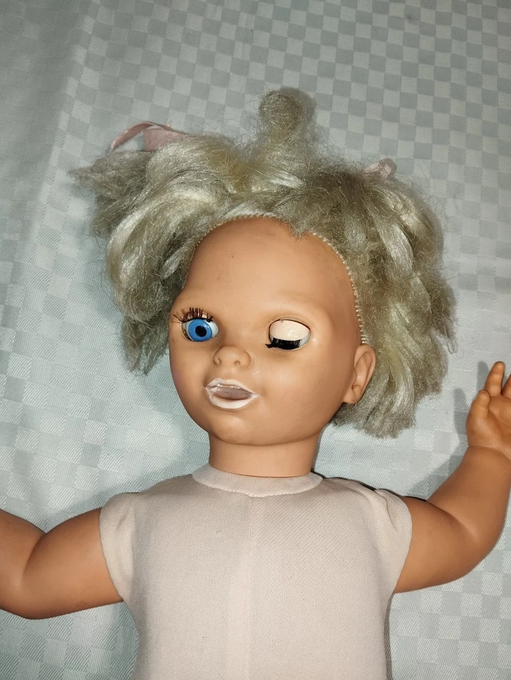 BAMBOLA VINTAGE BEBI MIA GALOOB 1985 NON FUNZIONANTE DOLL GIOCATTOLI - Immagine 3 di 4