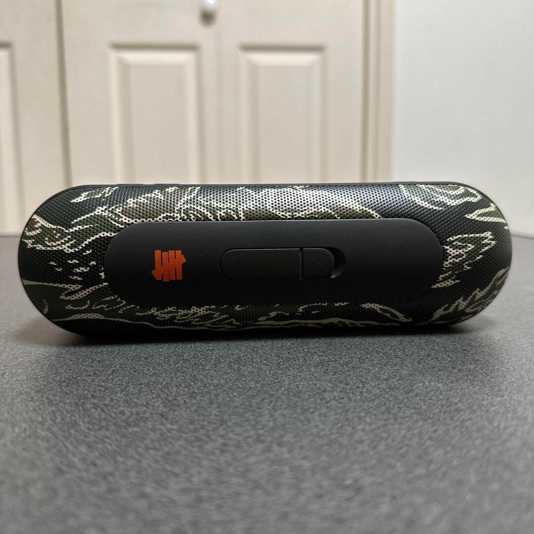 Beats by Dr. Dre Beats Pill+ Undefeated Collabo Model