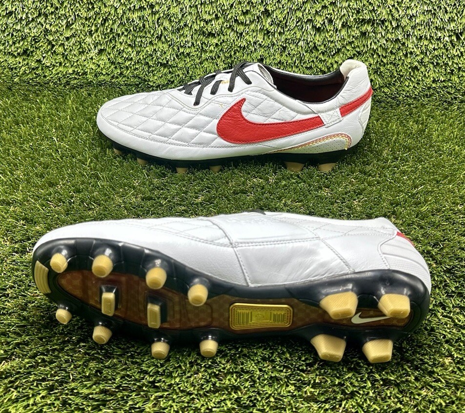 Nike Tiempo Ronaldinho Dois FREE GIFT (ref: Legend Elite Premier