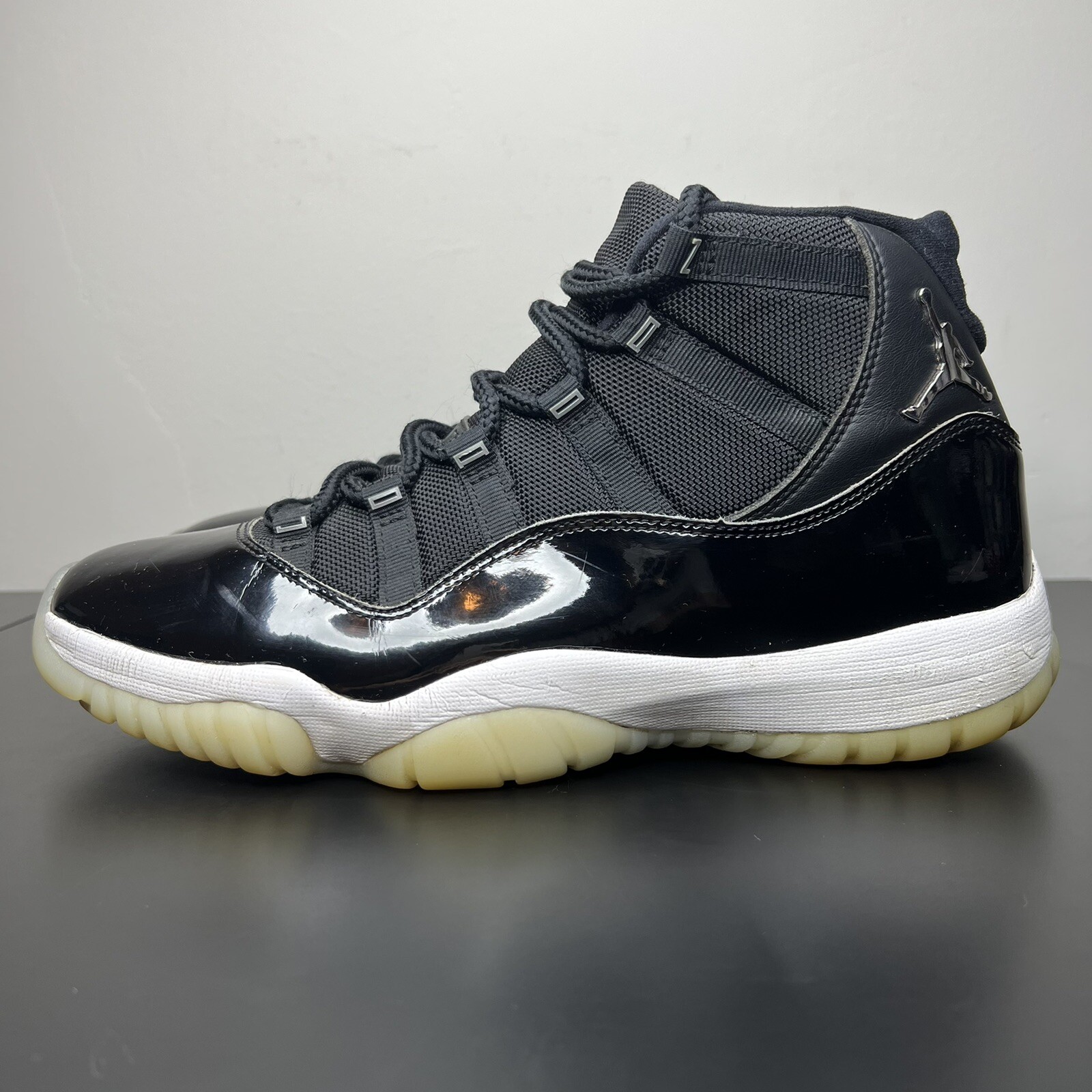 11 retro black
