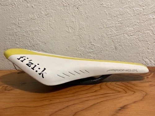 Fizik Fi’zi:k Arione CX Carbon White Saddle Excellent Condition - Picture 6 of 7
